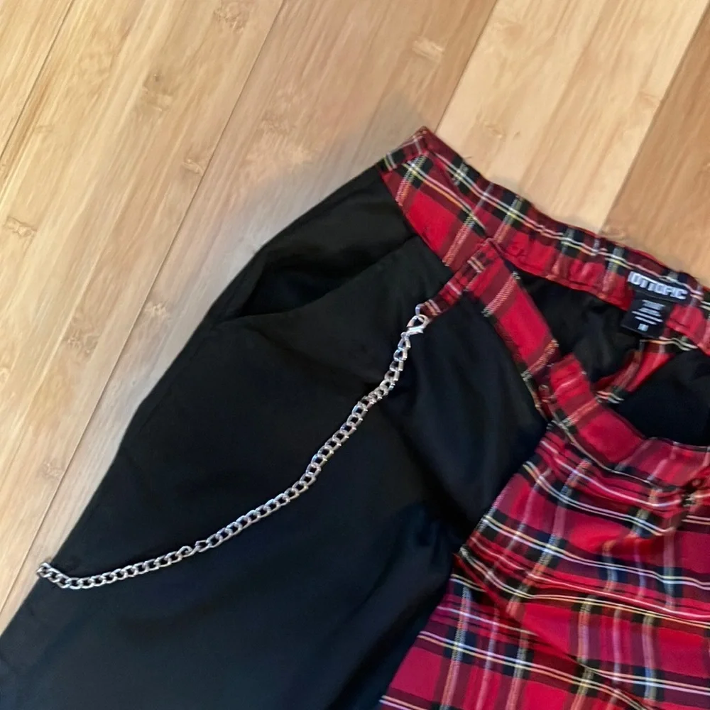 HOT TOPIC split design pants/chain detail - Picture 3 of 6